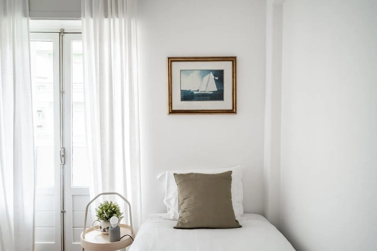 Spacious 3 Bedroom Apartment In The Heart Of Arroios Lisboa