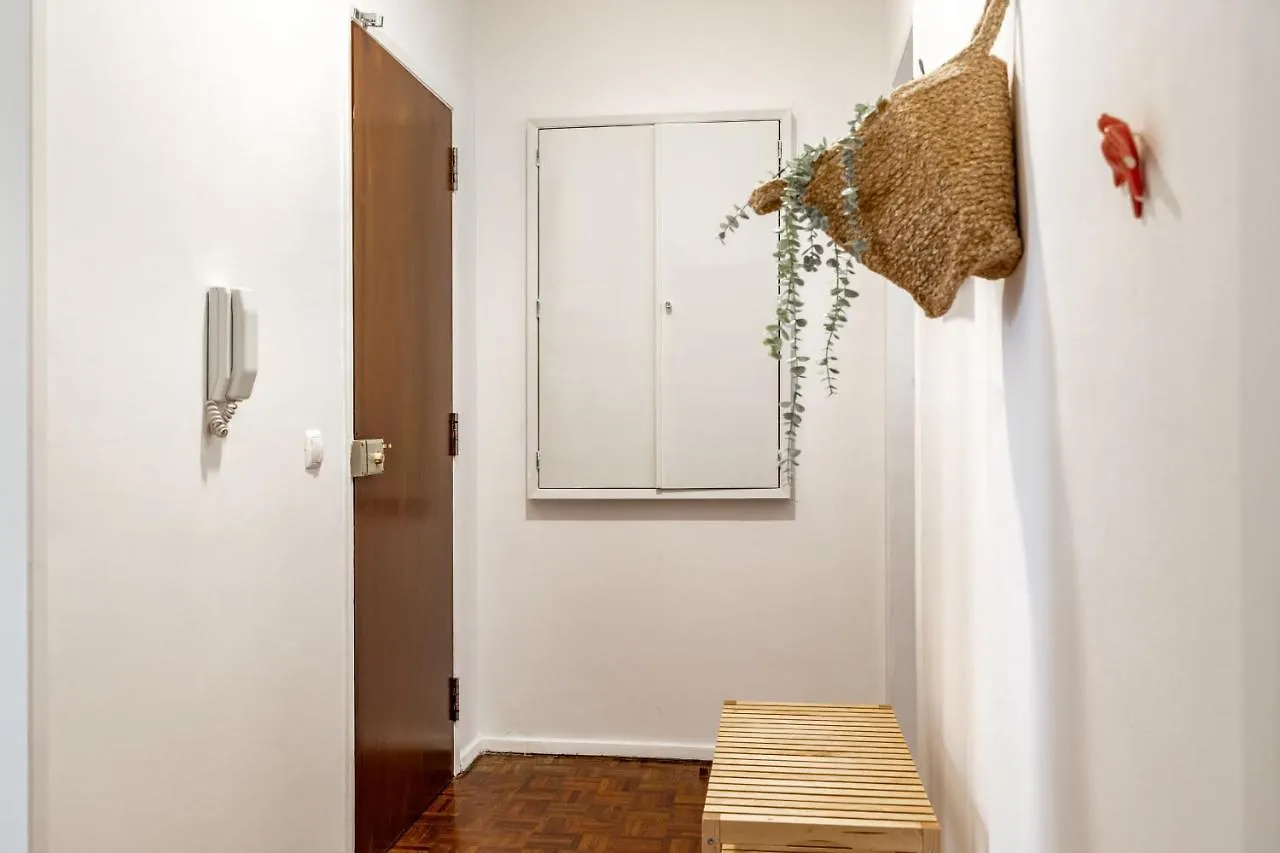 Spacious 3 Bedroom Apartment In The Heart Of Arroios Lisboa