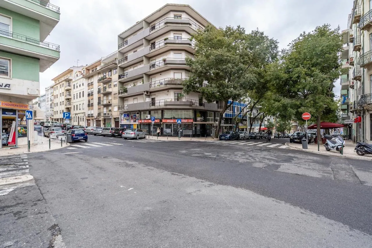 Spacious 3 Bedroom Apartment In The Heart Of Arroios Lisboa Portekiz